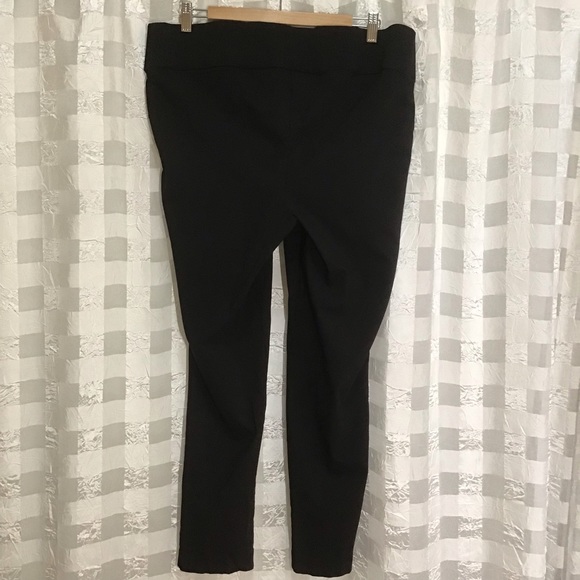 Torrid Black Pull On Pocketless Pants, Size 2 Torrid - Picture 2 of 7